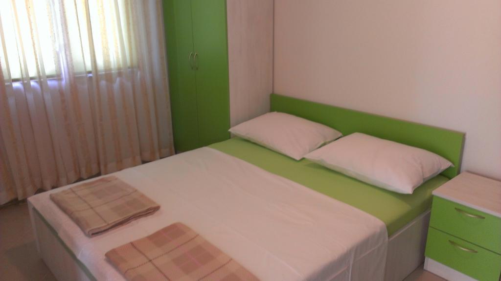 Apartments Hana Starigrad Paklenica Chambre photo