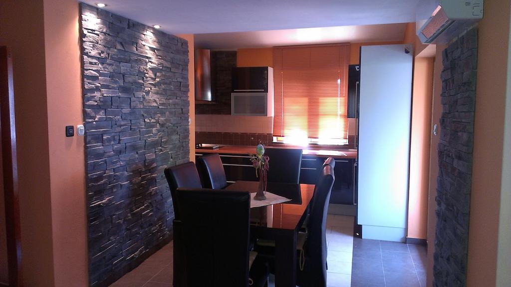 Apartments Hana Starigrad Paklenica Chambre photo