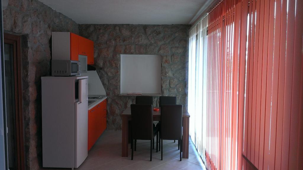 Apartments Hana Starigrad Paklenica Chambre photo